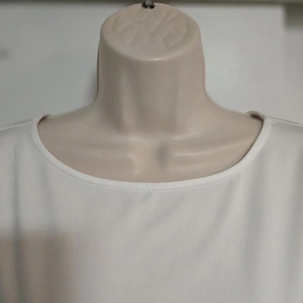 Susan Graver Sz S White Modern Essential Liquid Knit Top Round Neck Short Sleeve - Picture 2 of 5